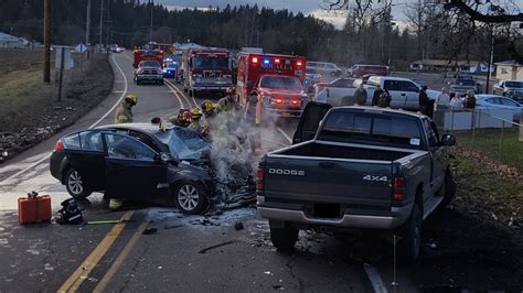 5 vehicles involved in crash on I-16 <strong>near</strong> Old River Road. . Wrecks today near me